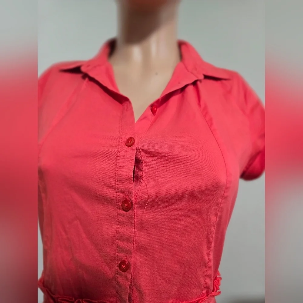 Elegant Coral Button-Up Dress - Picture 3 of 9